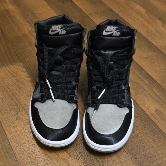AUTHENTIC Jordan 1 Retro Hi OG Satin Shadow (Women) - Picture 1 of 8